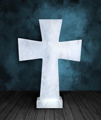 Cruz de mármol blanco